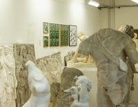 https://www.awebfish.de/files/gimgs/th-23_skraj_am_rand_ausstellungsansicht-24.jpg